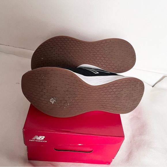 New Balance big boys KIDS fresh foam roav sneakers 7 - Picture 3 of 7